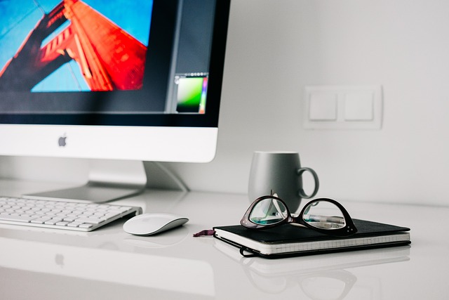 1757911528776577.jpg office-820390_640.jpg