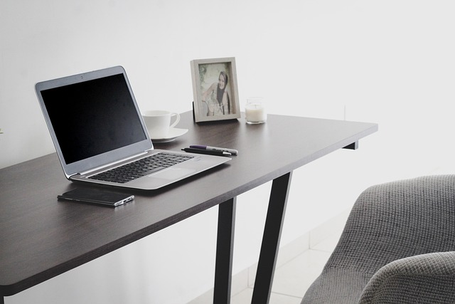 1759553346387124.jpg workplace-5517762_640.jpg